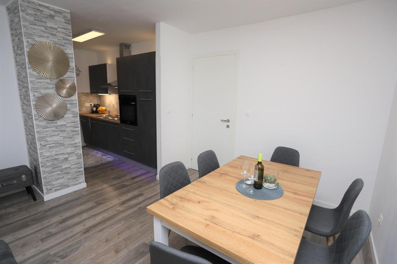 Apartman Perla Deluxe Porec Bagian luar foto
