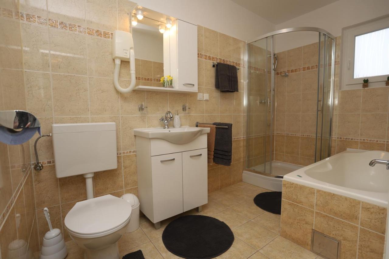 Apartman Perla Deluxe Porec Bagian luar foto
